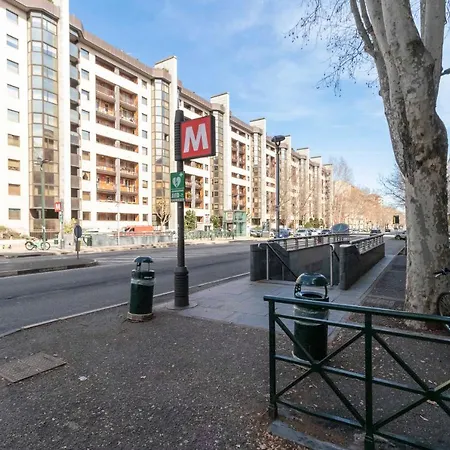 Turin, Un Minuto Dalla Metro Lägenhet